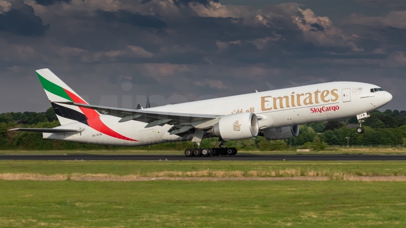 Emirates Boeing B F H A Efm V Images Aviation Media