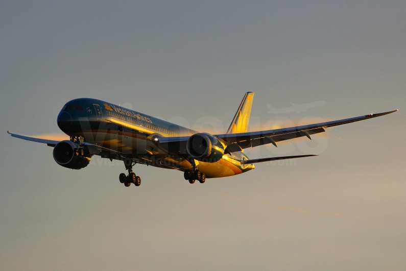 Vietnam Airlines Boeing 787-9 Dreamliner VN-A861