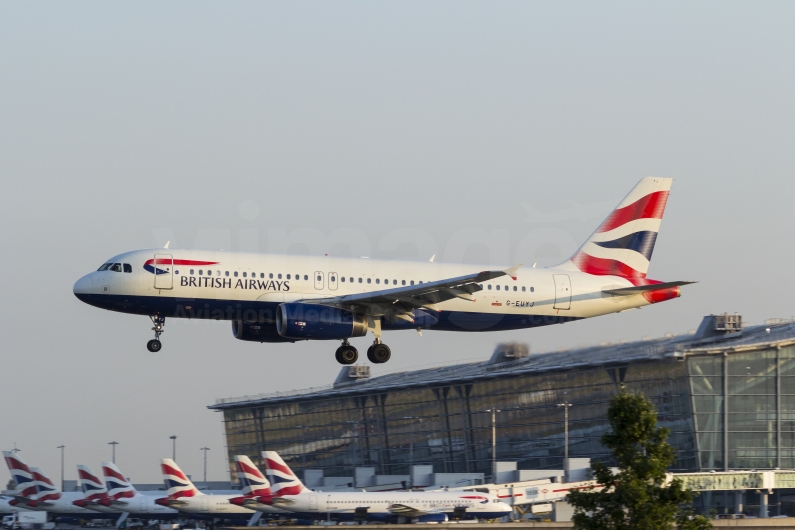 British Airways Airbus A320-232 G-EUYJ