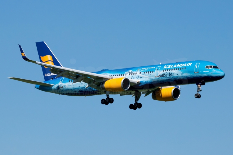 Icelandair Boeing 757-256 TF-FIR