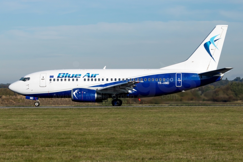 Blue Air Boeing 737-530 YR-AMD