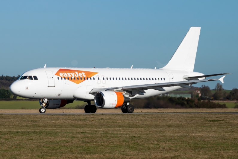 easyJet Airbus A319-111 G-EZEH