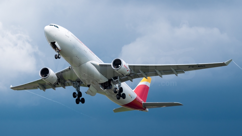 Iberia Airbus A330-202 EC-MNL