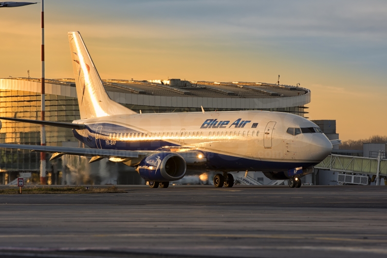 Blue Air Boeing 737-3Y0 YR-BAP