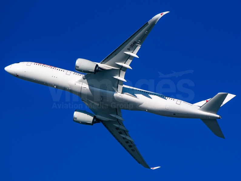 China Eastern Airlines Airbus A350-941 B-304N