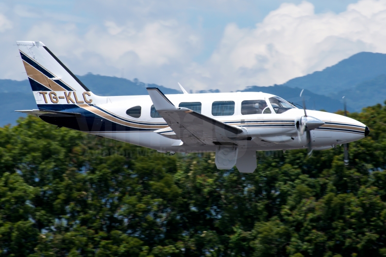 Private Piper PA-31-325 Navajo C/R TG-KLC