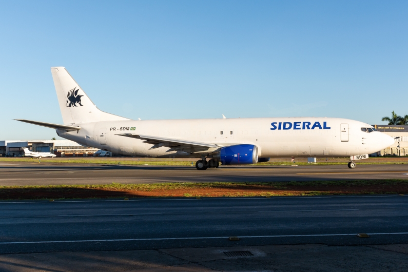 Sideral Linhas Aéreas Boeing 737-4Y0(SF) PR-SDM