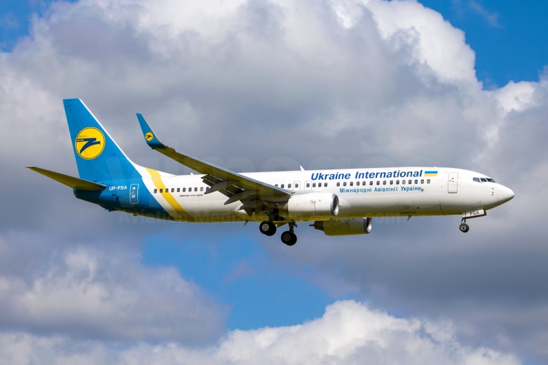 Ukraine International Airlines Boeing 737-8HX UR-PSA