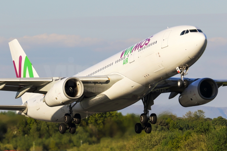 Wamos Air Airbus A330-243 EC-MNY