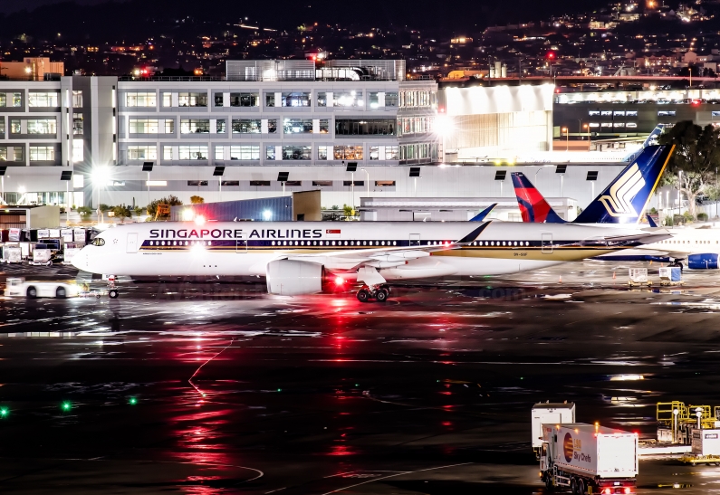 Singapore Airlines Airbus A350-941 9V-SGF