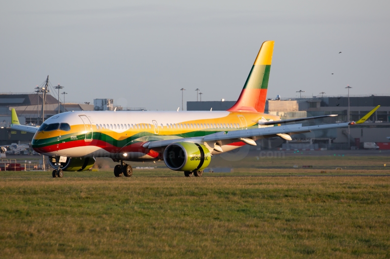 Air Baltic Airbus A220-300 YL-CSK