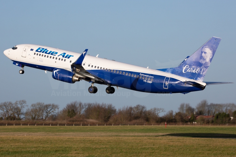 Blue Air Boeing 737-883 YR-BMP