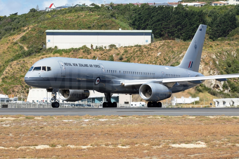 Royal New Zealand Air Force (RNZAF) Boeing 757-2K2(C) NZ7572