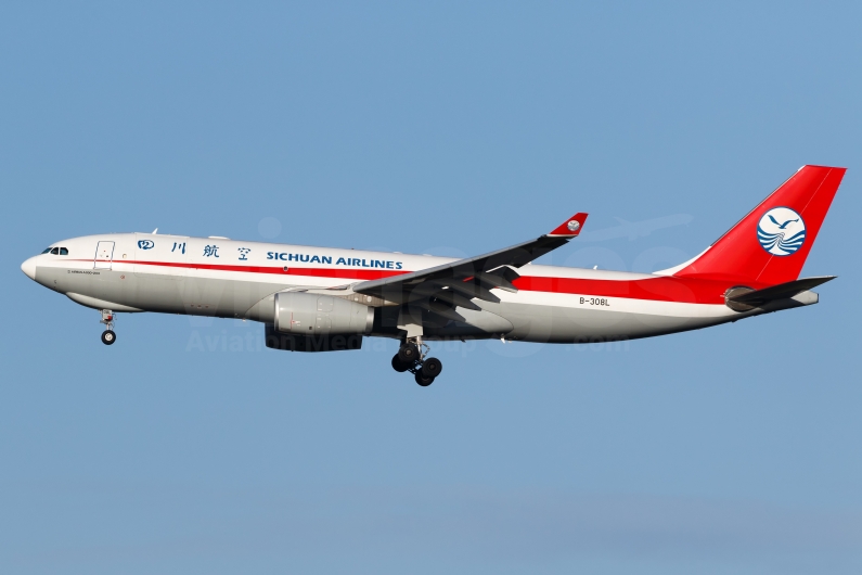 Sichuan Airlines Airbus A330-243F B-308L