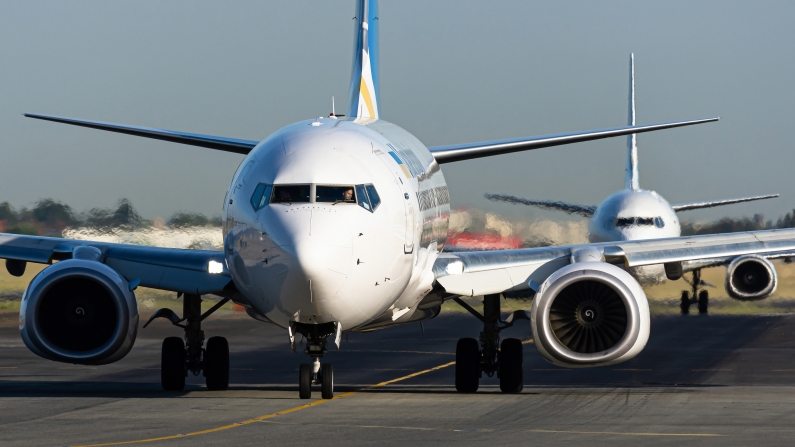 Ukraine International Airlines Boeing 737-8KV UR-PSR