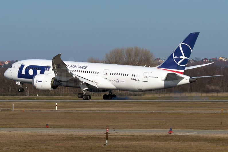 LOT - Polish Airlines Boeing 787-8 Dreamliner SP-LRA