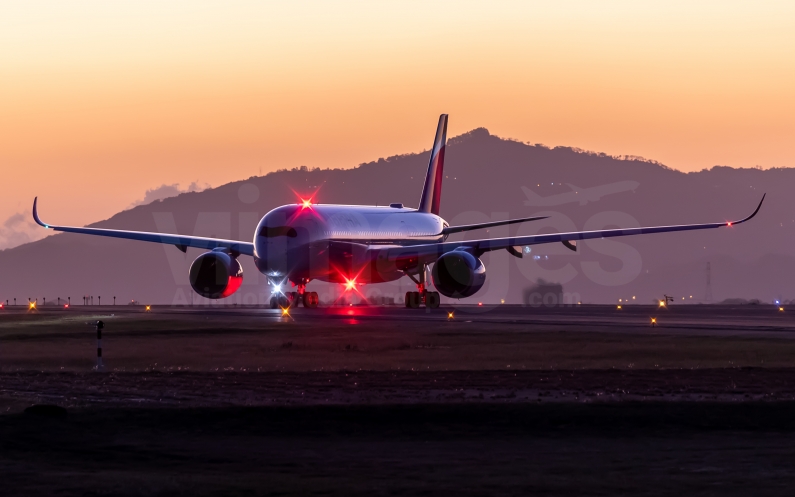 Iberia Airbus A350-941 EC-MYX