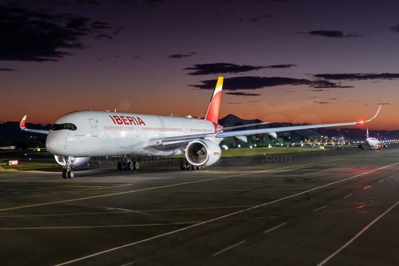 Iberia Airbus A350-941 EC-NGT