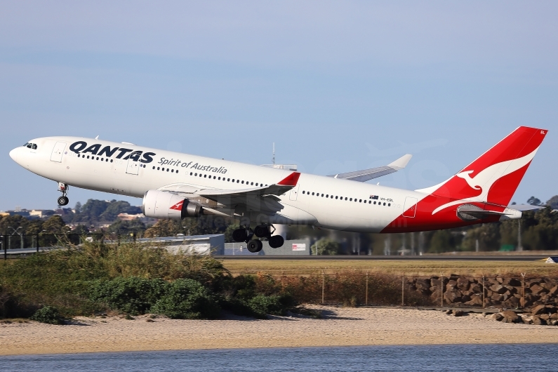 Qantas Airbus A330-203 VH-EBL