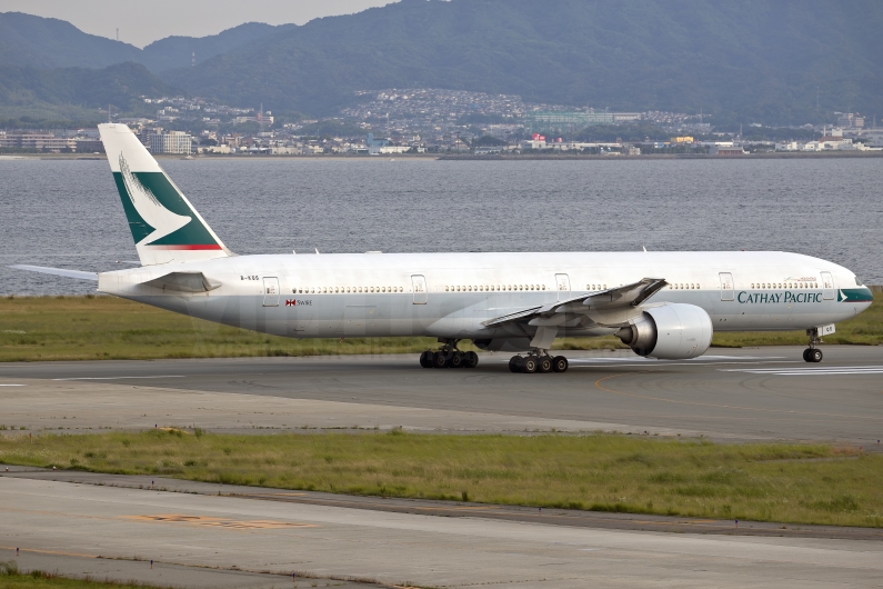 Cathay Pacific Airways Boeing 777-367(ER) B-KQS