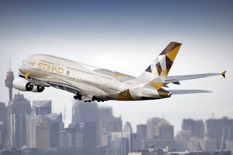 Etihad Airways Airbus A380-861 A6-APF