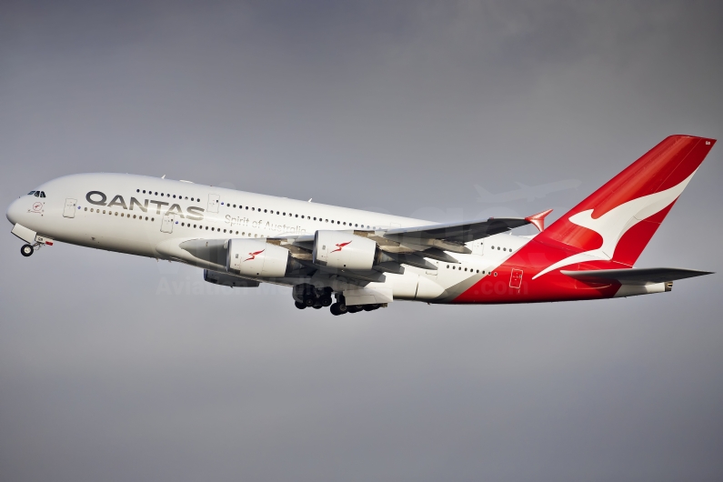 Qantas Airbus A380-842 VH-OQB