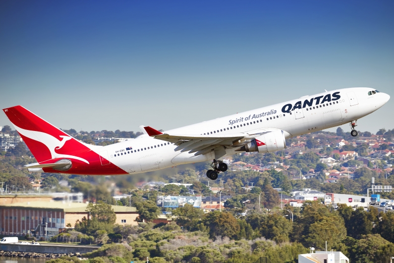 Qantas Airbus A330-202 VH-EBC