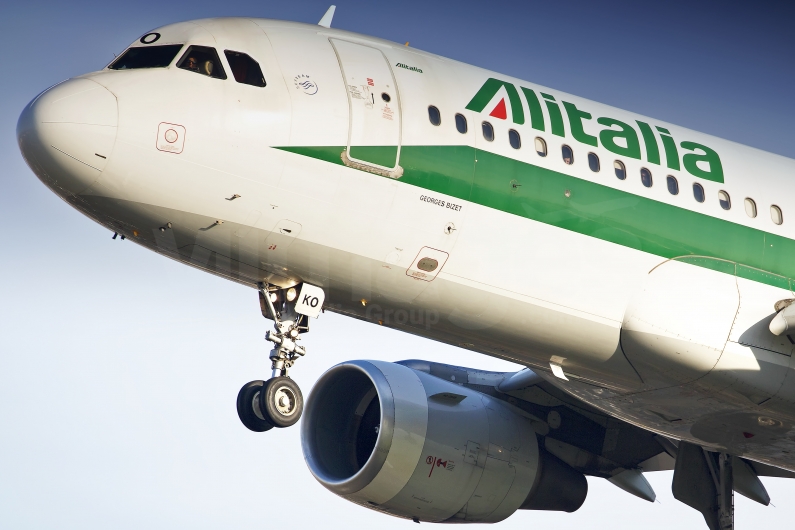 Alitalia Airbus A320-214 I-BIKO