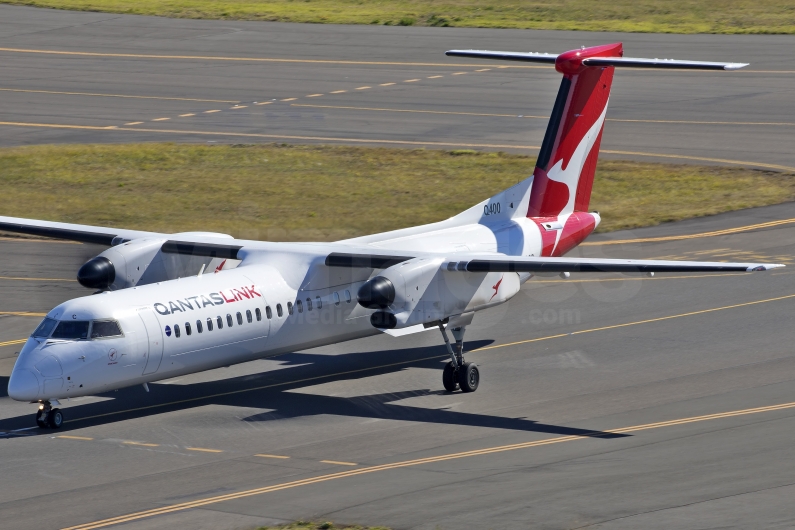 QantasLink Bombardier DHC-8-402Q VH-QOC