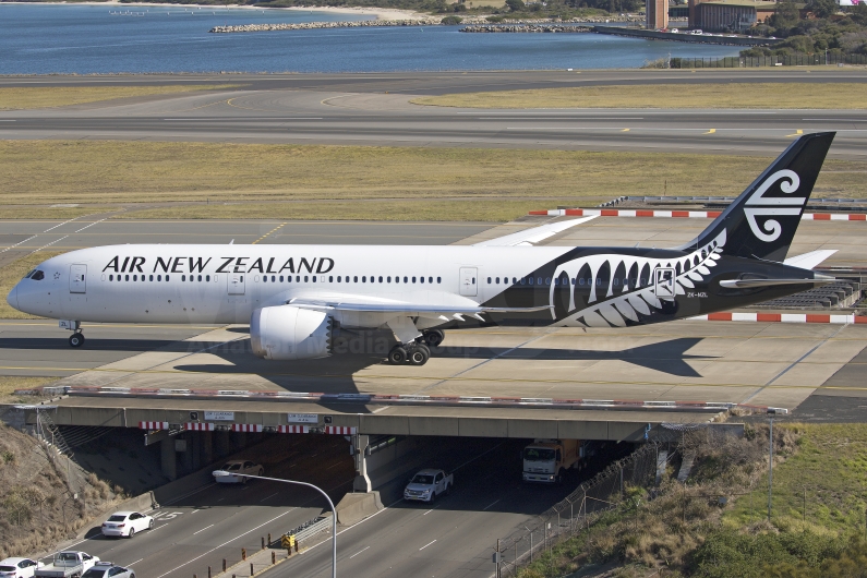 Air New Zealand Boeing 787-9 Dreamliner ZK-NZL