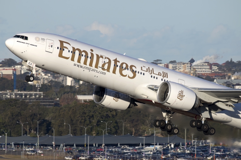 Emirates Boeing 777-31H(ER) A6-ECX