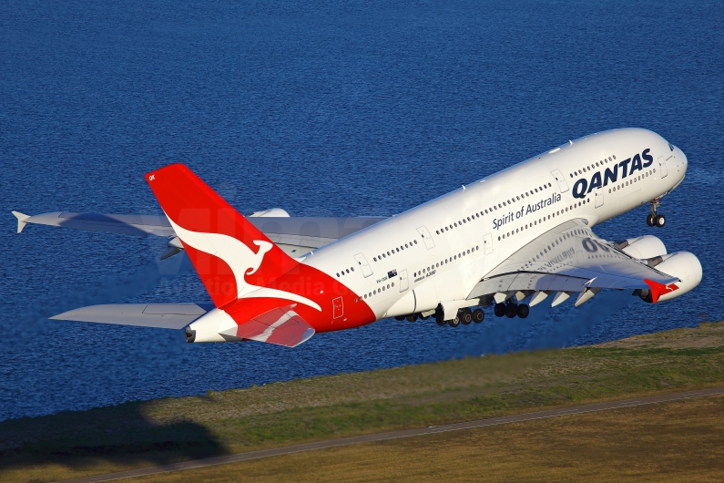 Qantas Airbus A380-842 VH-OQK