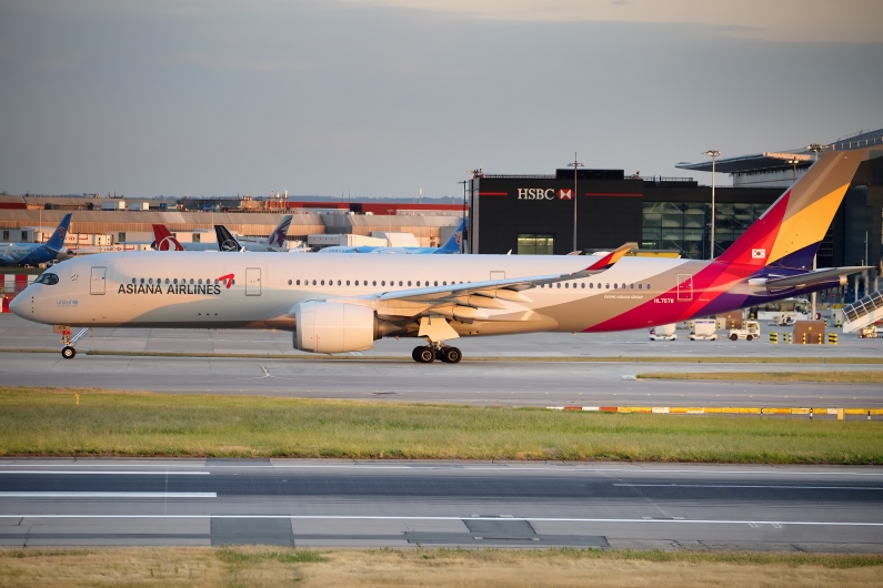 Asiana Airlines Airbus A350-941 HL7578