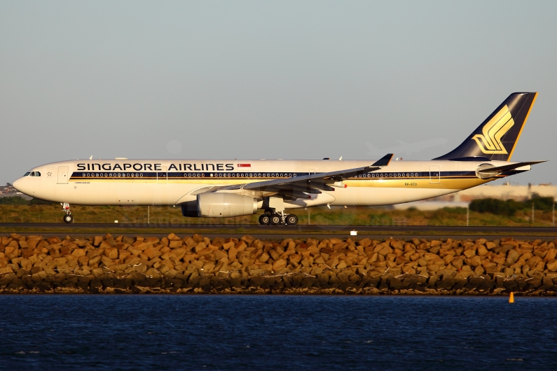 Singapore Airlines Airbus A330-343X 9V-STO