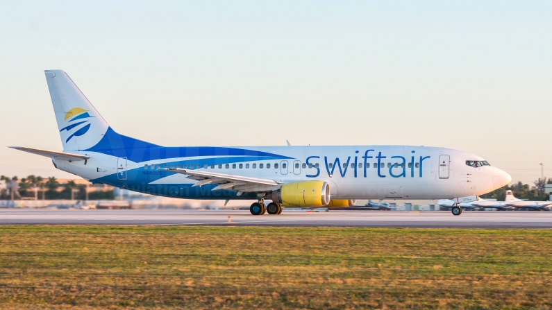 Swift Air (iAero Airways) Boeing 737-4B7 N440US