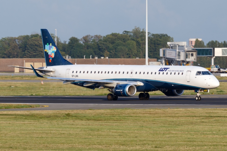 LOT - Polish Airlines Embraer ERJ-195AR (ERJ-190-200 IGW) SP-LNN