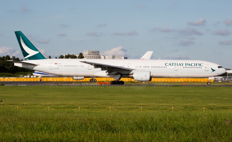 Cathay Pacific Airways Boeing 777-367 B-HNE