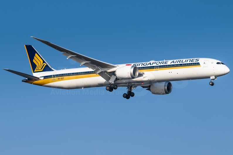 Singapore Airlines Boeing 787-10 Dreamliner 9V-SCF