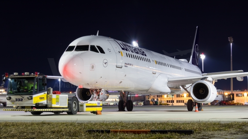 Lufthansa Airbus A321-211 D-AIPF