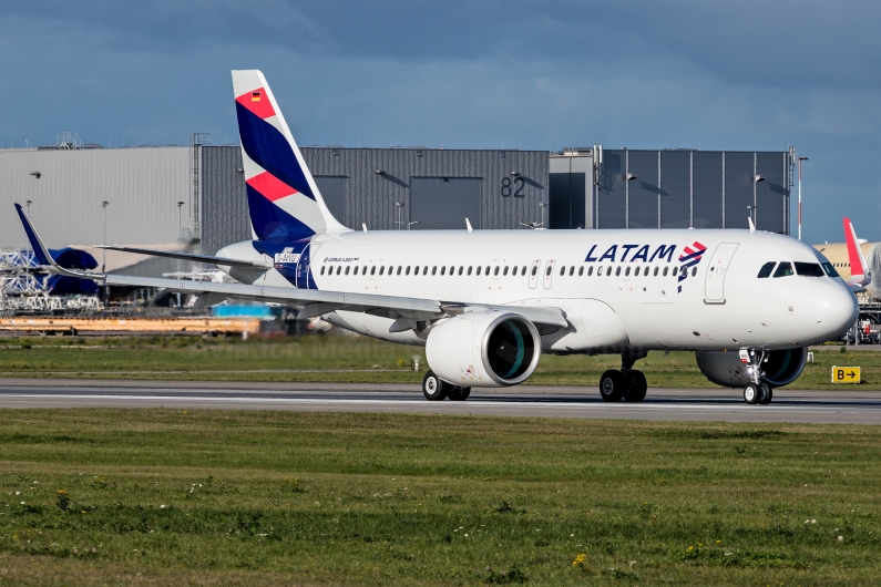 LATAM Airlines Chile Airbus A320-271N CC-BHD