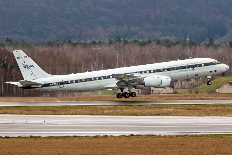 NASA Douglas DC-8-72 N817NA