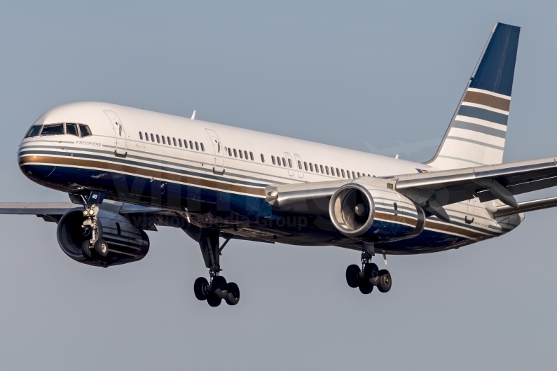 Privilege Style Boeing 757-256 EC-HDS