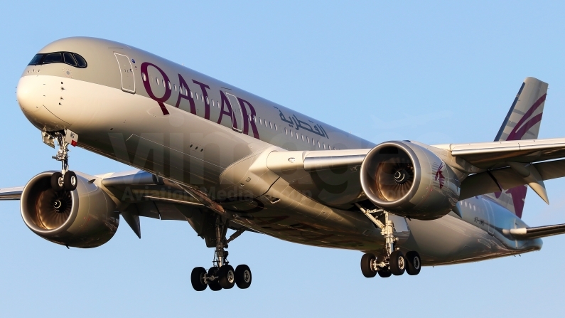 Qatar Airways Airbus A350-941 A7-AMG