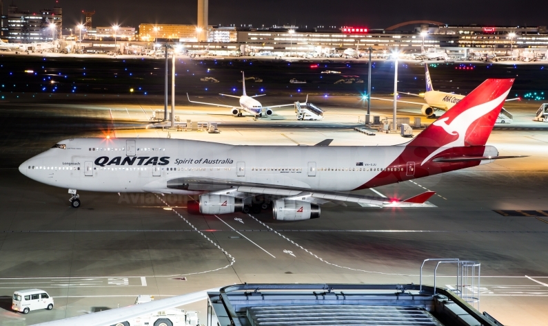 QANTAS Boeing 747-438 VH-OJU