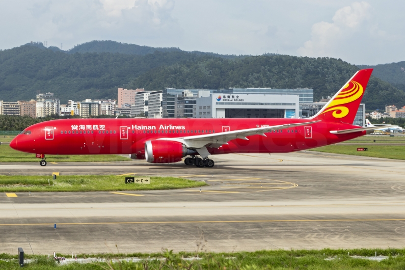 Hainan Airlines Boeing 787-9 Dreamliner B-6998