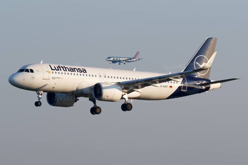 Lufthansa Airbus A320-271N D-AINT