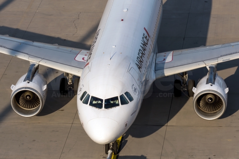 Air France Airbus A318-111 F-GUGO