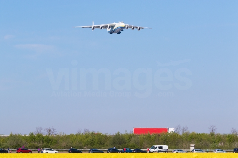 Antonov Airlines (Antonov Design Bureau) Antonov An-225 Mriya UR-82060