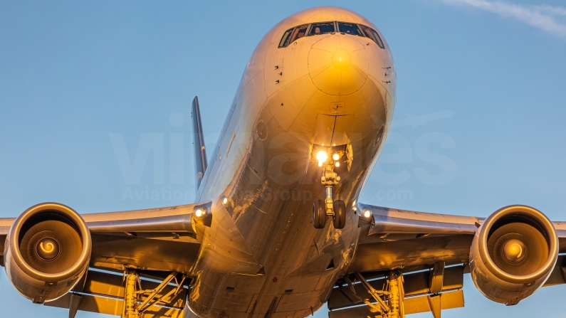 United Parcel Service Boeing 767-34AF(ER)(WL) N360UP