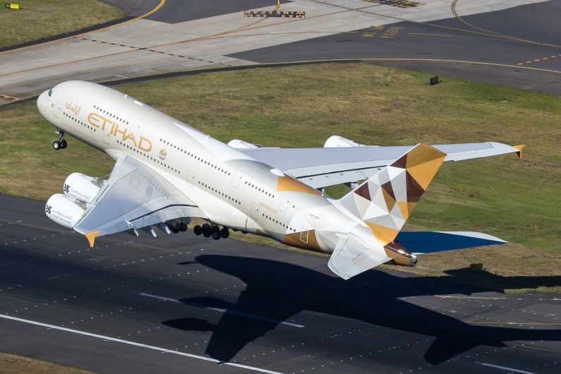 Etihad Airways Airbus A380-861 A6-API